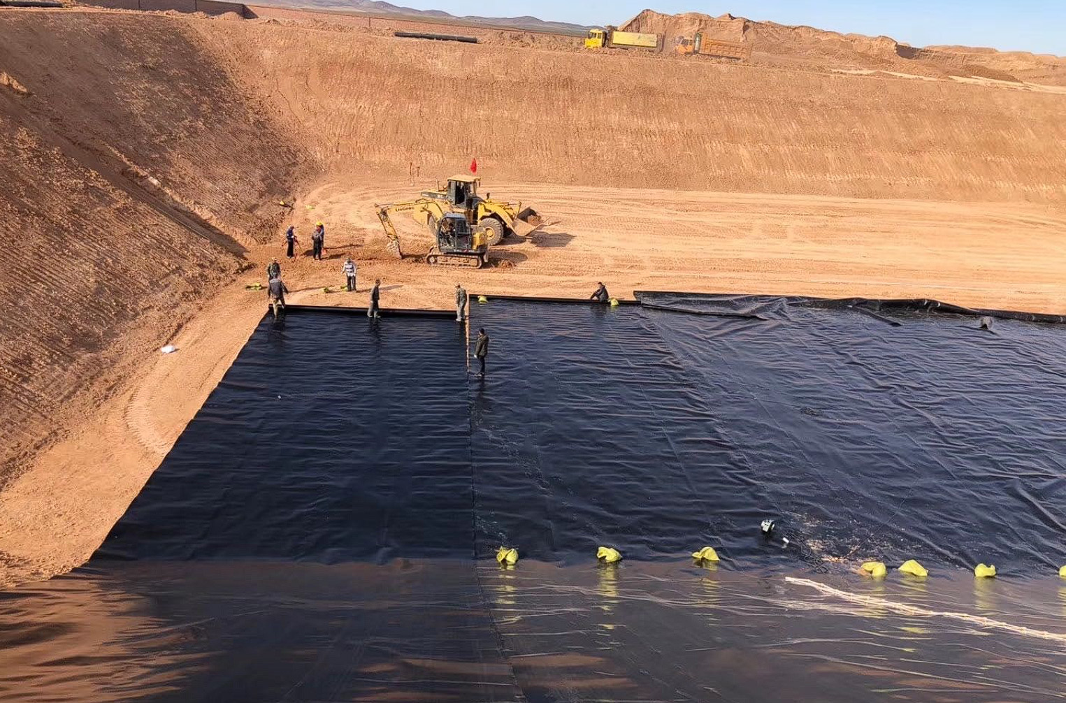 Fish pond geomembrane liner construction skills