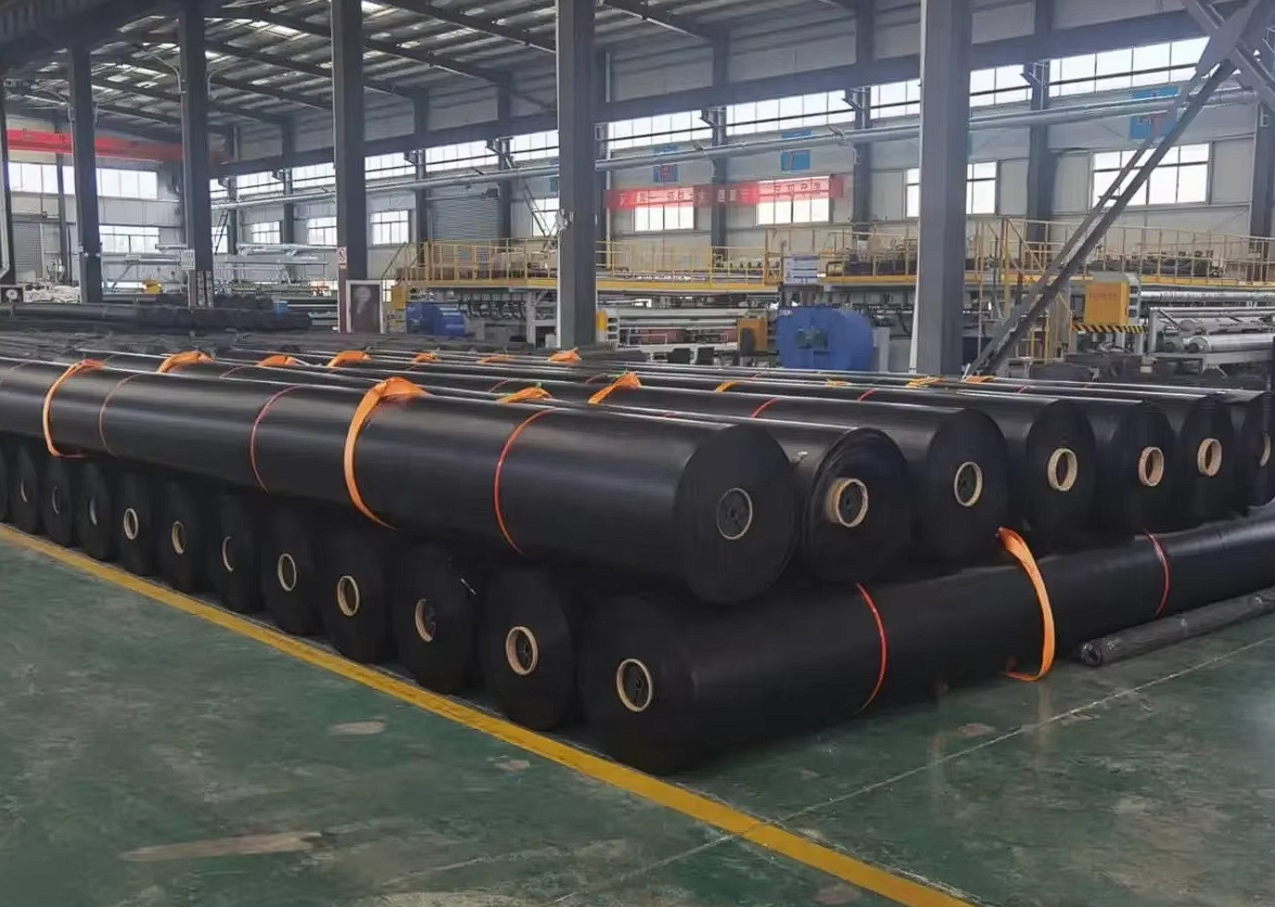 GM13 Geomembrane Pond Liner Dam Line Smooth HDPE Geomembranes